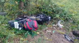 Derrapa de su motocicleta