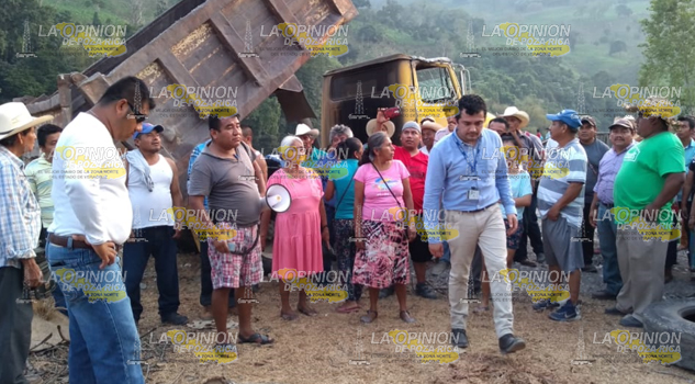 Personal de CONAGUA realizó un recorrido en el río Ajajalpan para tomar evidencia e investigar la licitación para la explotación del material petreo