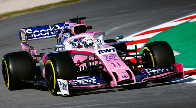 Checo Pérez vuela en la primera jornada del test de F1 2019