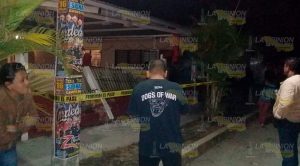 Conductor se impacta y derriba barda perimetral en escuela de Entabladero Conductor se impacta y derriba barda perimetral en escuela de Entabladero