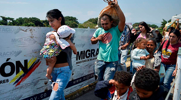 Viajar a las antípodas cruzando solo una frontera