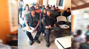 Fiscalía itinerante capacita a policías municipales de la Sierra del Totonacapan Fiscalía itinerante capacita a policías municipales de la Sierra del Totonacapan (1)
