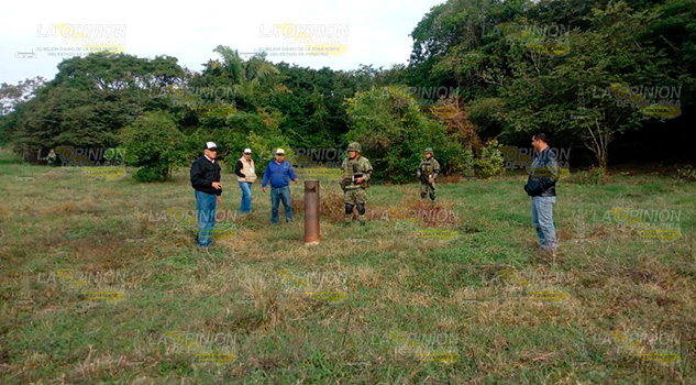 Fuga en pozo de Pemex alerta a vecinos en Gutiérrez Zamora
