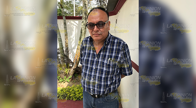 Maestros del Cobaev 14 de Tihuatlán en paro laboral