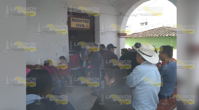 Habitantes de Espinal abarrotan registro civil con la llegada de formatos