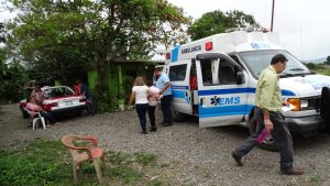 Ponchadura los saca del camino en la Álamo - Tihuatlán, una lesionada Ponchadura los saca del camino en la Álamo - Tihuatlán, una lesionada