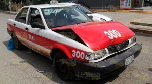 Pipa de gas choca con un taxi en Tuxpan Pipa de gas choca con un taxi en Tuxpan