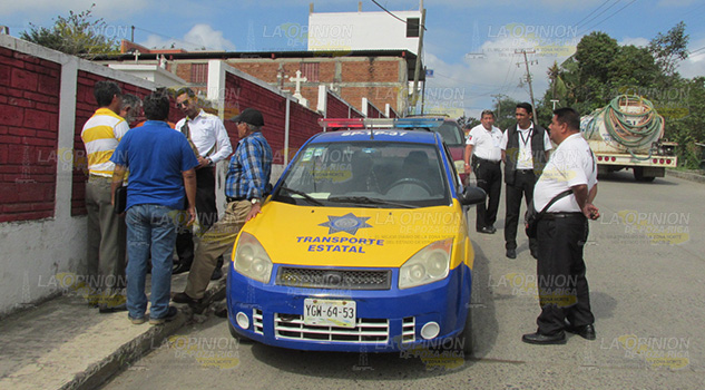 Piso parejo demandan taxistas de Cerro Azul