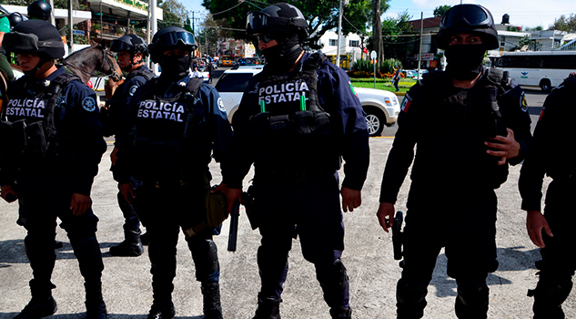 Por descuentos a salarios, policías estatales se irían a huelga Por descuentos a salarios, policías estatales se irían a huelga
