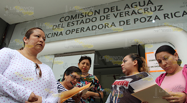 Retienen pensiones en oficina de CAEV de Poza Rica