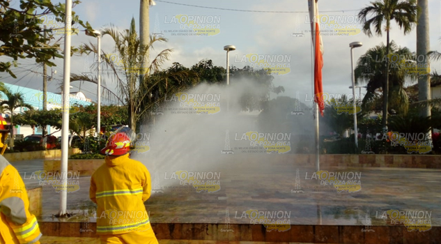 Entregan dos camiones equipados al Cuerpo de bomberos, anhelo cumplido en Gutiérrez Zamora