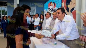 Se unen en matrimonio 140 parejas en Álamo