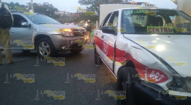 Camioneta embiste a ruletero frente al pisa y arranca