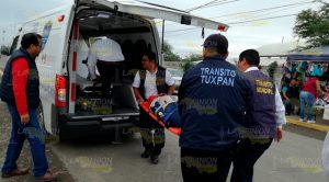Taxista derriba a motociclistas en Tuxpan Taxista derriba a motociclistas en Tuxpan
