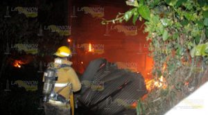 Terror por incendio de una vivienda en Poza Rica Terror por incendio de una vivienda en Poza Rica