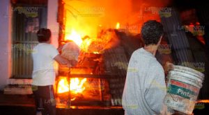 Terror por incendio de una vivienda en Poza Rica Terror por incendio de una vivienda en Poza Rica