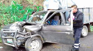 Se impactan dos camionetas en la Tlapacoyan - Atzalan, una menor lesionada Se impactan dos camionetas en la Tlapacoyan - Atzalan, una menor lesionada