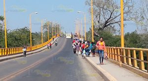 Bloquean caseta del puente JOLOPO en Álamo Bloquean caseta del puente JOLOPO en Álamo
