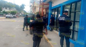 Zenón no les paga a policías municipales Zenón no les paga a policías municipales