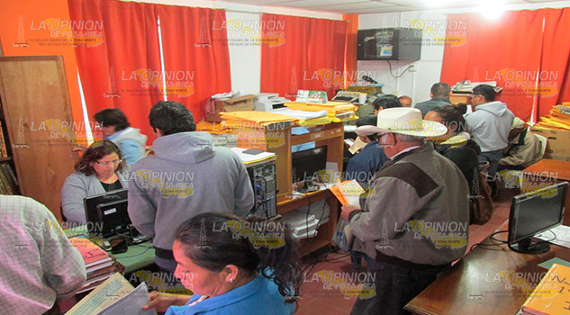 Todos quieren acta de nacimiento para pre-inscribir a sus hijos