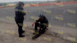 Derrapa de su motocicleta