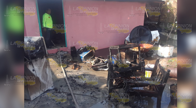 Incendio consume una bodega