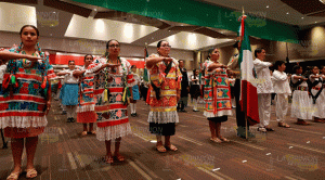 Encabeza Gobernador ceremonia del Día de la Bandera