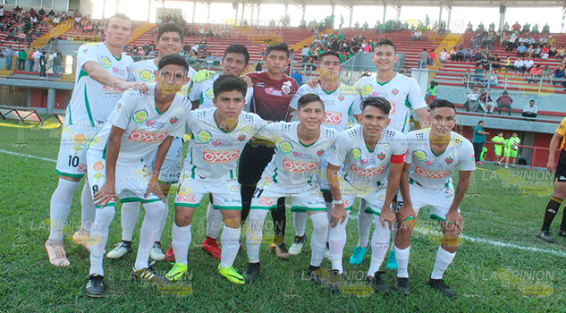 Petroleros gana 2-1 y reúne ropa de frió, cumple mas que tres puntos