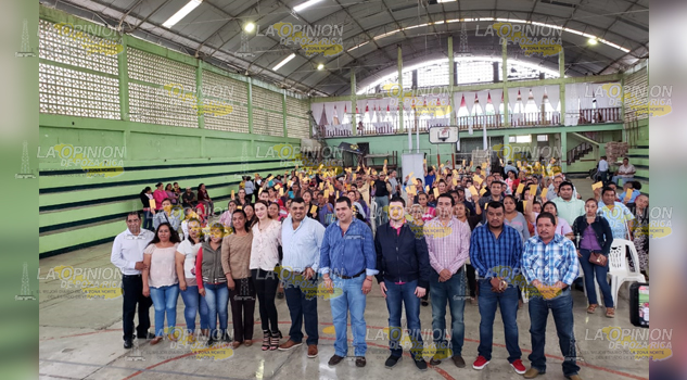 Ante crisis entregan apoyos a fondo perdido a comercios