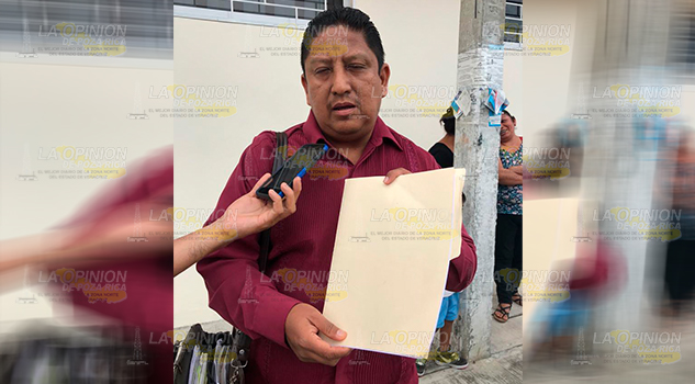 Maestro de la primaria Morelos exige respeten sus derechos