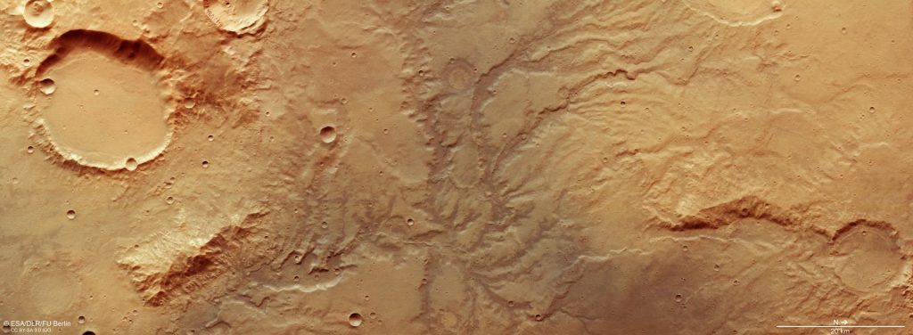 Encuentran evidencia de enormes ríos en planeta Marte
