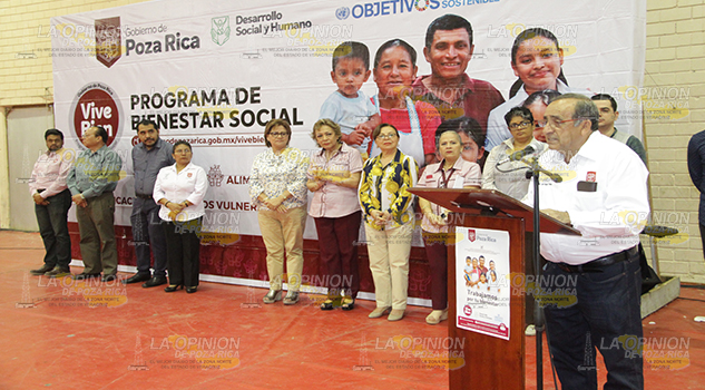 Abaten rezago con Vive bien, mil familias reciben despensas