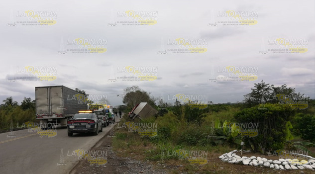 ¡BACHES HACEN VOLCAR TRÁILER!