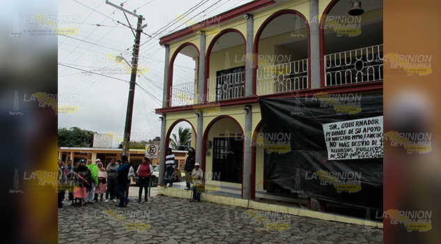 Destraban conflicto de Tancoco, logran la salida del tesorero y del contralor interno del Ayuntamiento