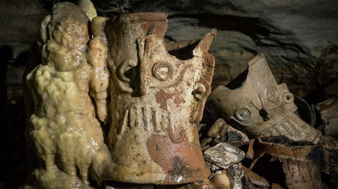 ¿Tláloc en Chichen Itzá? Hallan cueva con 200 tesoros arquelógicos con su imagen
