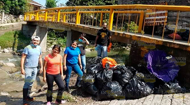 Voluntarios limpian arroyo de Coyutla, lamentaron el poco interés de los ciudadanos