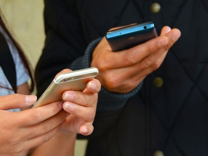 Estudiantes de secundaria son acusadas de sexting y extorsión