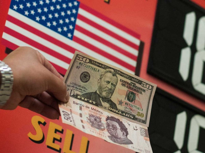 Se mantiene el dólar por debajo de los $20 en el AICM
