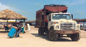 60 mil bolsas gratuitas para vacacionistas en playas de Tuxpan 60 mil bolsas gratuitas para vacacionistas en playas de Tuxpan (2)