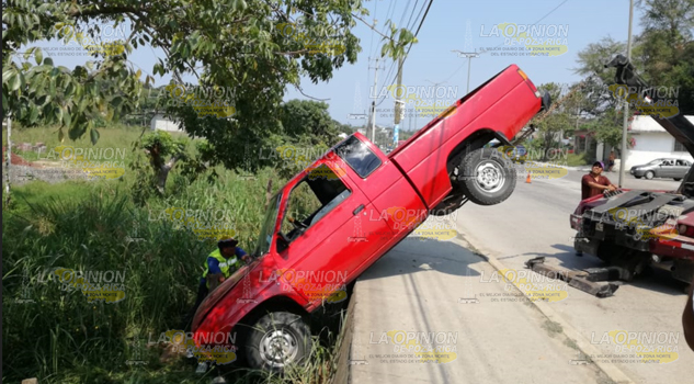 Pierde el control y se accidenta en Tuxpan