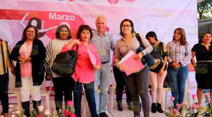 Celebran a las mujeres de Álamo