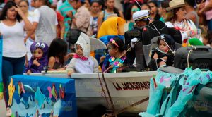 Colorido desfile de bienvenida a la primavera en Naranjos Colorido desfile de bienvenida a la primavera en Naranjos