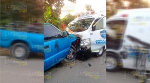 Ebrio se impacta contra una ambulancia en la comunidad de Belén Ebrio se impacta contra una ambulancia en la comunidad de Belén