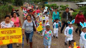 El jueves desfile de primavera en Álamo El jueves desfile de primavera en Álamo