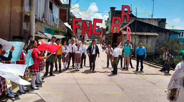 Estudiantes del Telebachillerato “Filomeno Mata” apoyan lucha de CECyTE 22 en Tlaxcala