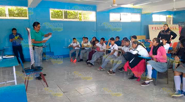 Fomentan prevención de enfermedades mediante talleres en Cerro Azul Fomentan prevención de enfermedades mediante talleres en Cerro Azul