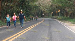 Habitantes de Morgadal abren paso en la carretera Matamoros - Puerto Juárez Habitantes de Morgadal abren paso en la carretera Matamoros - Puerto Juárez
