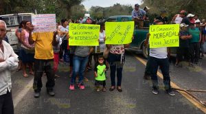 Habitantes de Morgadal bloquean la carretera Matamoros - Puerto Juárez Habitantes de Morgadal bloquean la carretera Matamoros - Puerto Juárez