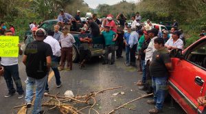 Habitantes de Morgadal bloquean la carretera Matamoros - Puerto Juárez Habitantes de Morgadal bloquean la carretera Matamoros - Puerto Juárez