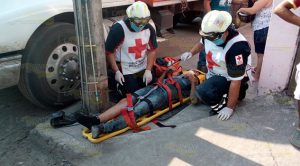 Motociclista es impactado por Taxi en Martínez de la Torre Motociclista es impactado por Taxi en Martínez de la Torre